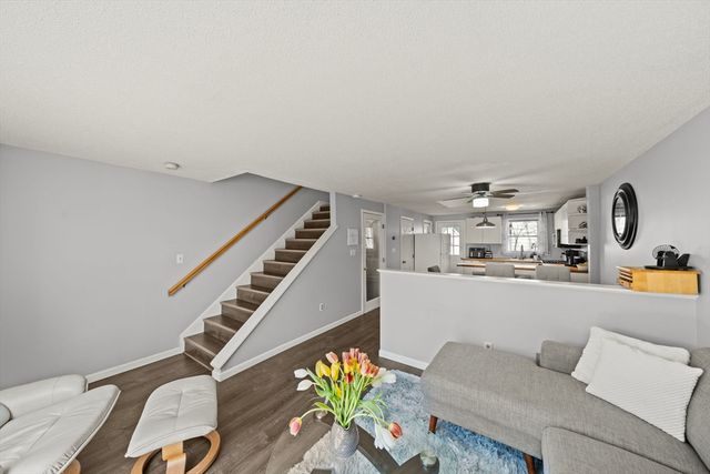 257 Walker St C, Lowell, MA 01851