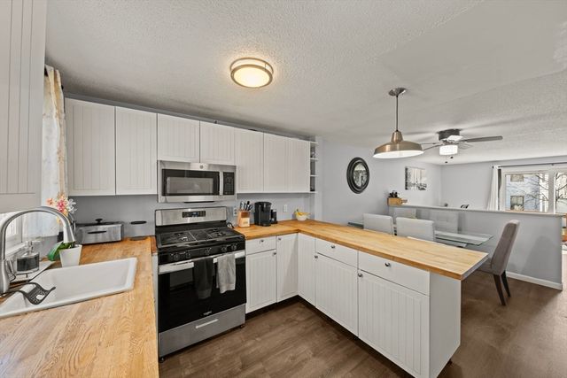 257 Walker St C, Lowell, MA 01851