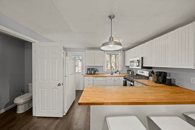 257 Walker St C, Lowell, MA 01851