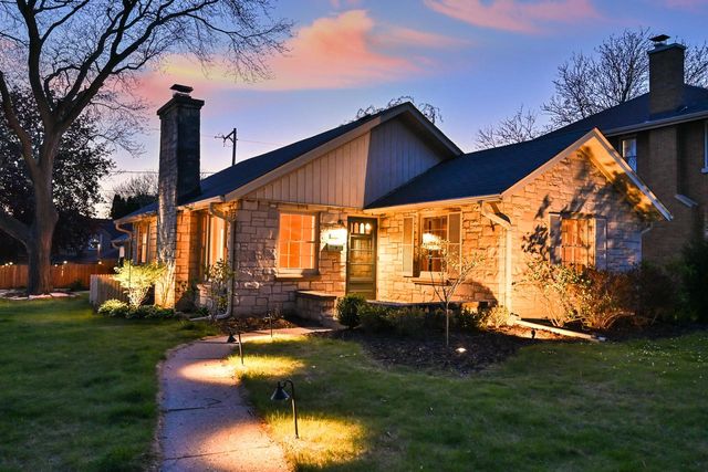2505 81st STREET, Wauwatosa, WI 53213