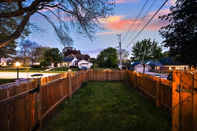 2505 81st STREET, Wauwatosa, WI 53213