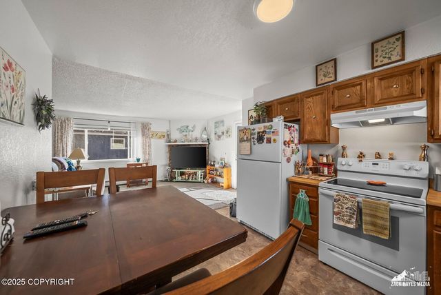 158 Dean Place, Anchorage, AK 99504