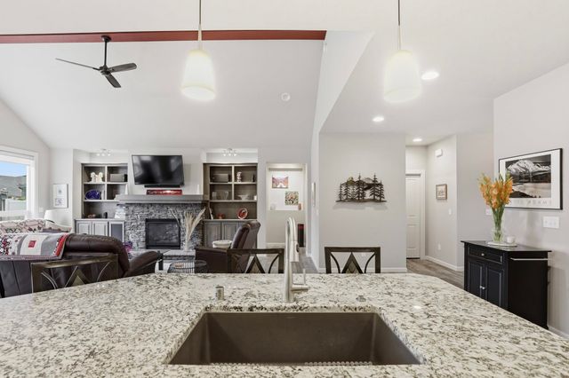 7109 S Tangle Heights Dr, Spokane, WA 99224