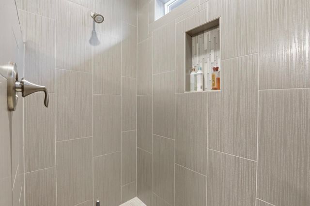 7109 S Tangle Heights Dr, Spokane, WA 99224