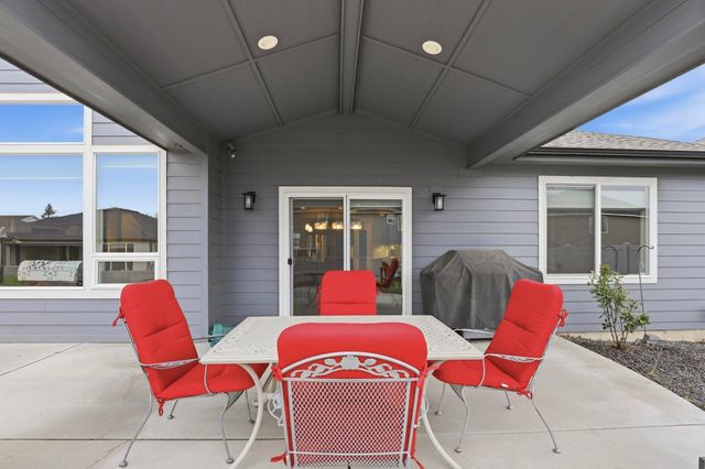 7109 S Tangle Heights Dr, Spokane, WA 99224