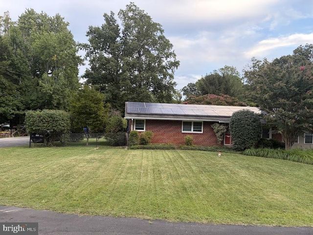 301 CEDAR LN, Annapolis, MD 21403