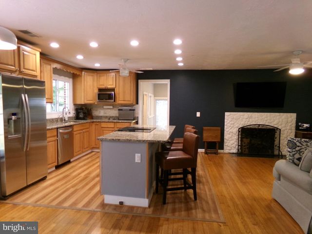 301 CEDAR LN, Annapolis, MD 21403