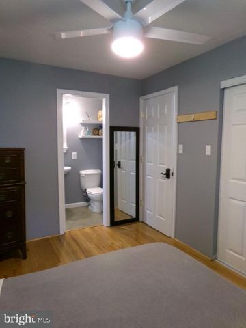 301 CEDAR LN, Annapolis, MD 21403