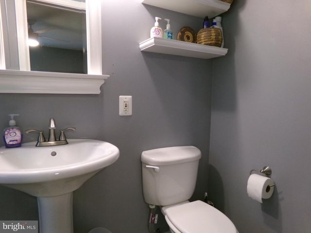 301 CEDAR LN, Annapolis, MD 21403