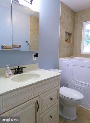 301 CEDAR LN, Annapolis, MD 21403