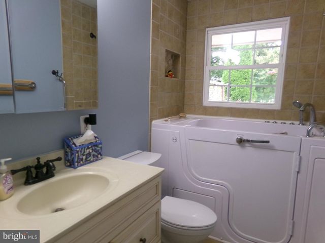301 CEDAR LN, Annapolis, MD 21403