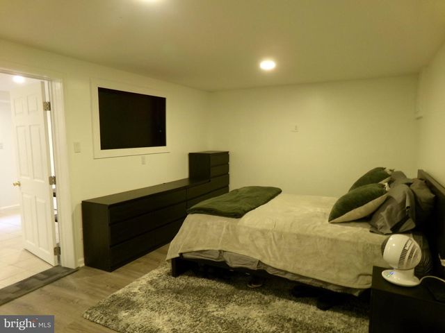 301 CEDAR LN, Annapolis, MD 21403