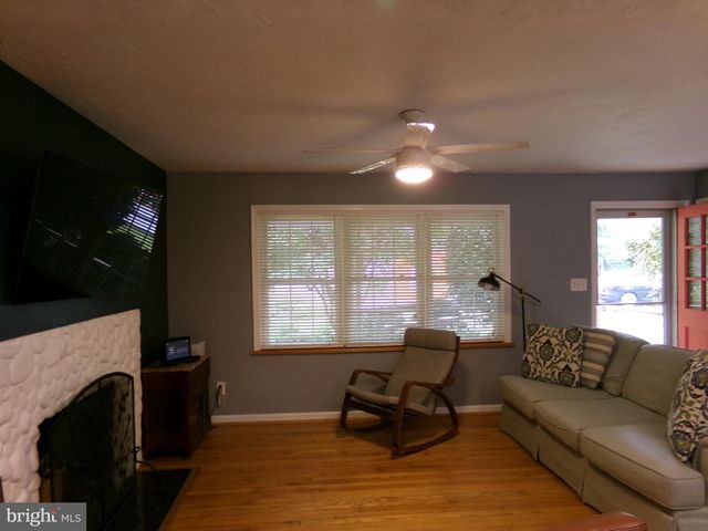 301 CEDAR LN, Annapolis, MD 21403