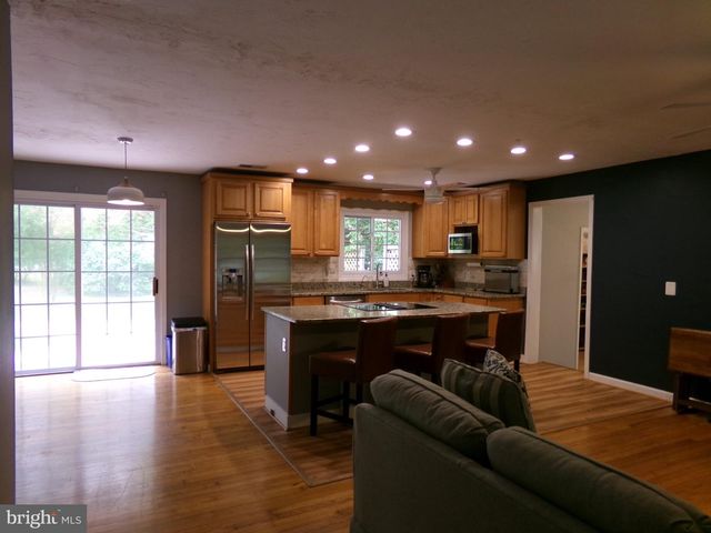 301 CEDAR LN, Annapolis, MD 21403