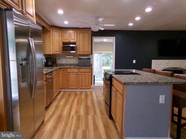301 CEDAR LN, Annapolis, MD 21403