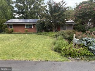 301 CEDAR LN, Annapolis, MD 21403