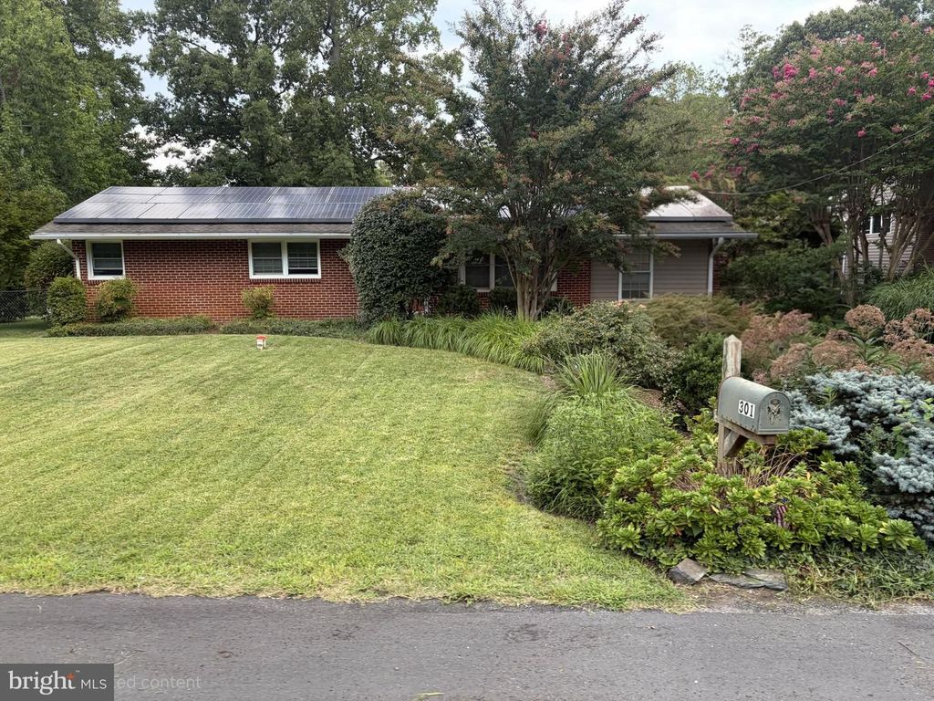 301 CEDAR LN, Annapolis, MD 21403