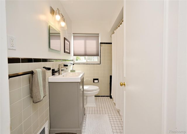 3803 Linwood Avenue, Royal Oak, MI 48073