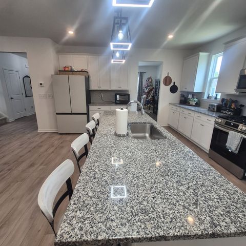 205 Gunnersbury Dr, Lebanon, TN 37087