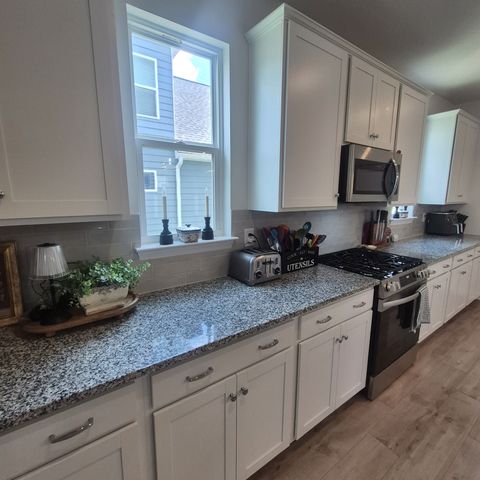 205 Gunnersbury Dr, Lebanon, TN 37087