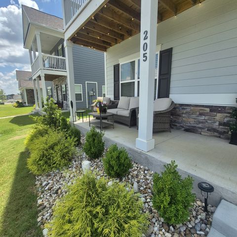 205 Gunnersbury Dr, Lebanon, TN 37087