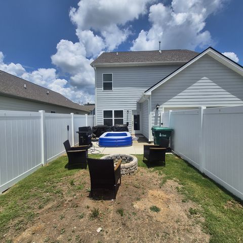 205 Gunnersbury Dr, Lebanon, TN 37087