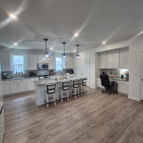 205 Gunnersbury Dr, Lebanon, TN 37087