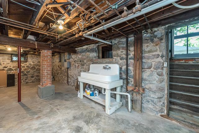 916 Olivia Avenue, Ann Arbor, MI 48104