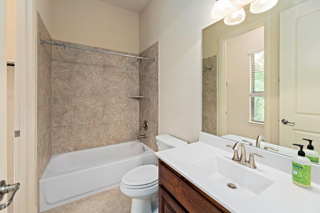 135 Gabriel VIS E, Georgetown, TX 78633