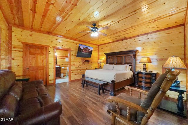 4359 Forest Ridge Way, Pigeon Forge, TN 37863