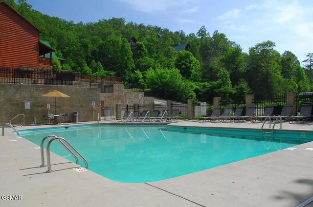4359 Forest Ridge Way, Pigeon Forge, TN 37863