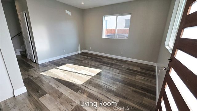 132 E 104th, Los Angeles, CA 90003