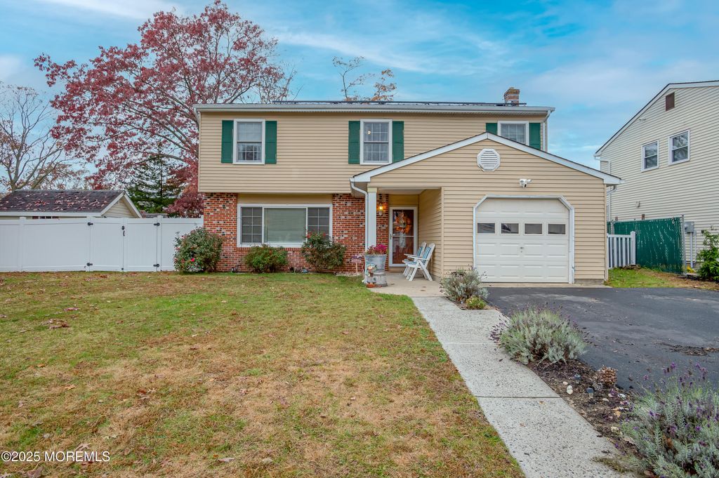 4 Pine Cone Lane, Howell, NJ 07731