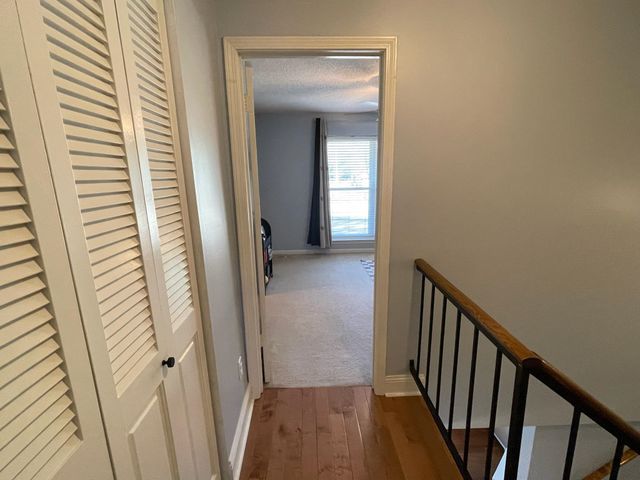 1721 HOBBITS GLEN DR, Germantown, TN 38138