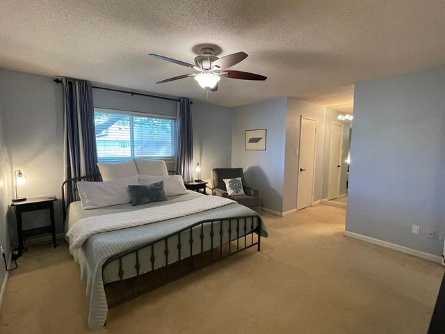 1721 HOBBITS GLEN DR, Germantown, TN 38138