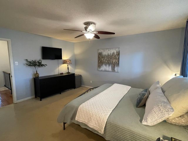 1721 HOBBITS GLEN DR, Germantown, TN 38138