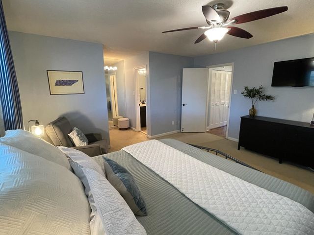 1721 HOBBITS GLEN DR, Germantown, TN 38138