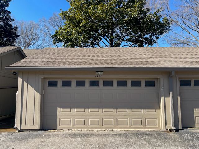 1721 HOBBITS GLEN DR, Germantown, TN 38138