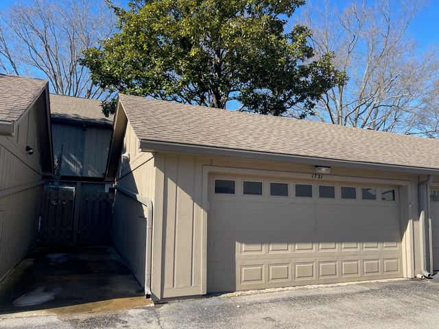 1721 HOBBITS GLEN DR, Germantown, TN 38138