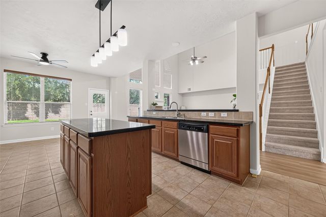 2022 Grand Willow Lane, Richmond, TX 77469