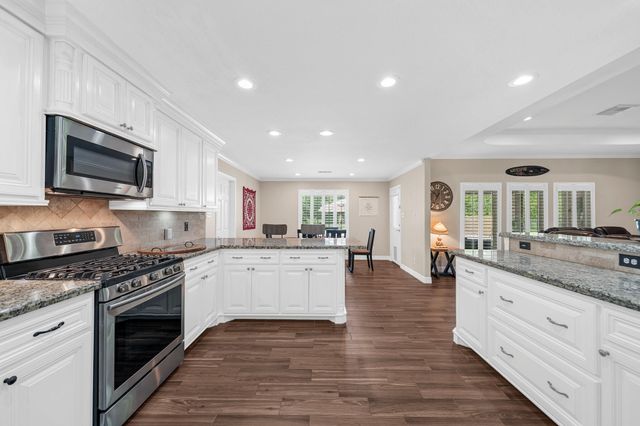 12707 28th Street, Santa Fe, TX 77510