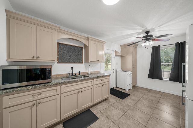 12707 28th Street, Santa Fe, TX 77510