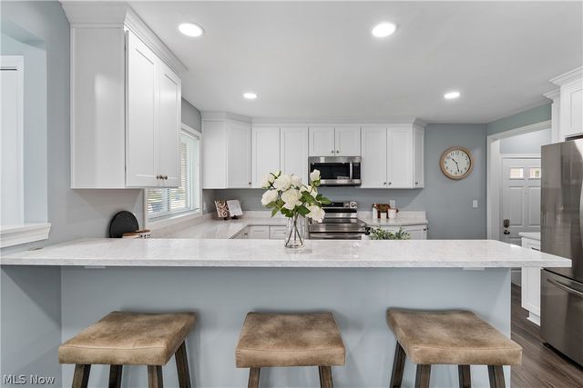 400 Elmwood Road, Bay Village, OH 44140