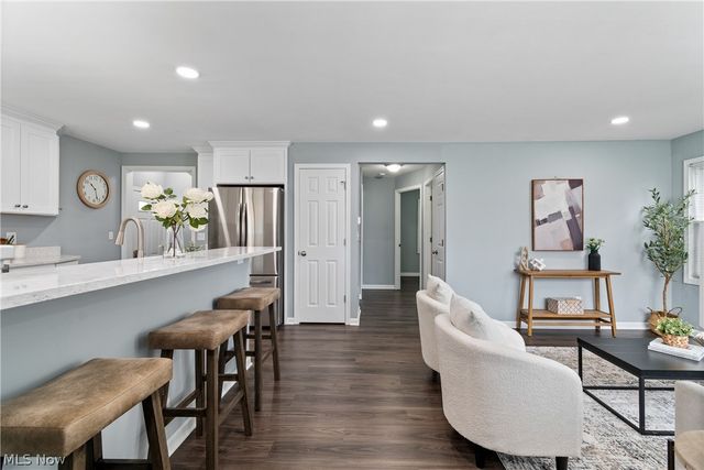 400 Elmwood Road, Bay Village, OH 44140