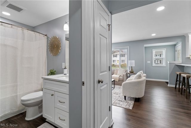 400 Elmwood Road, Bay Village, OH 44140