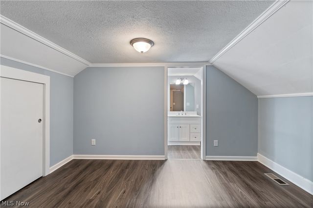 400 Elmwood Road, Bay Village, OH 44140