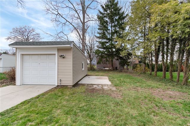 400 Elmwood Road, Bay Village, OH 44140