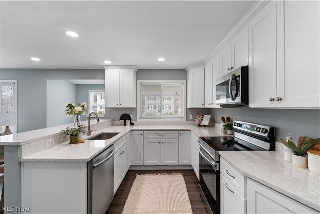 400 Elmwood Road, Bay Village, OH 44140