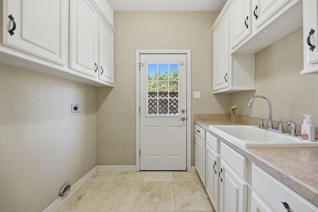 350 Owl Creek Road, Giddings, TX 78942
