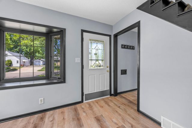 254 Arion Street E, West Saint Paul, MN 55118